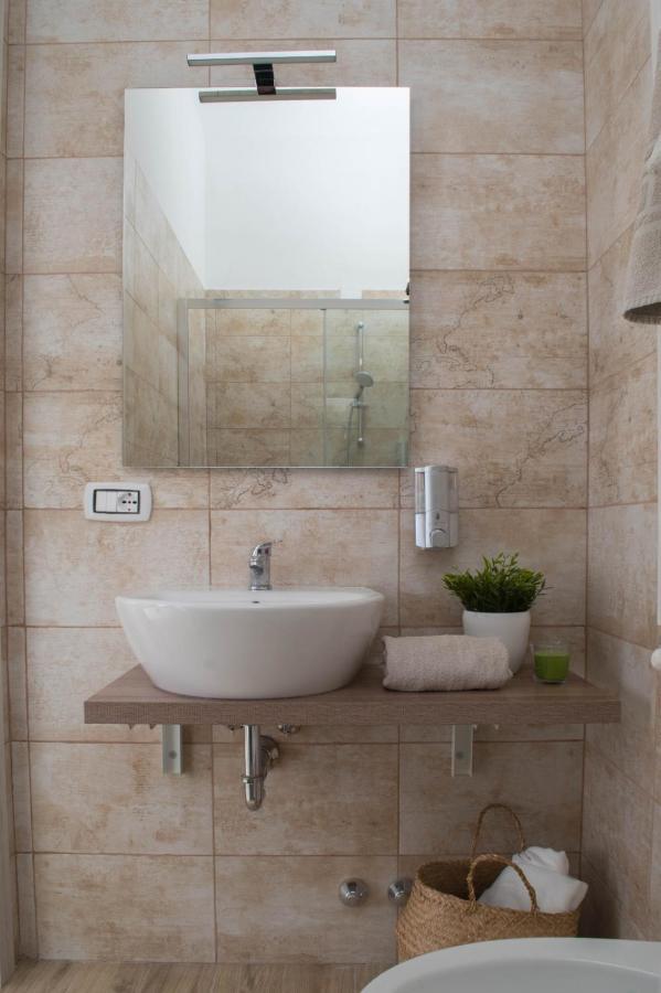 Tiber Rooms Testaccio Roma Ngoại thất bức ảnh
